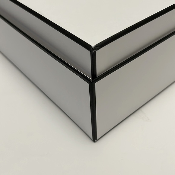 Chanel Box - Picture 8 of 9